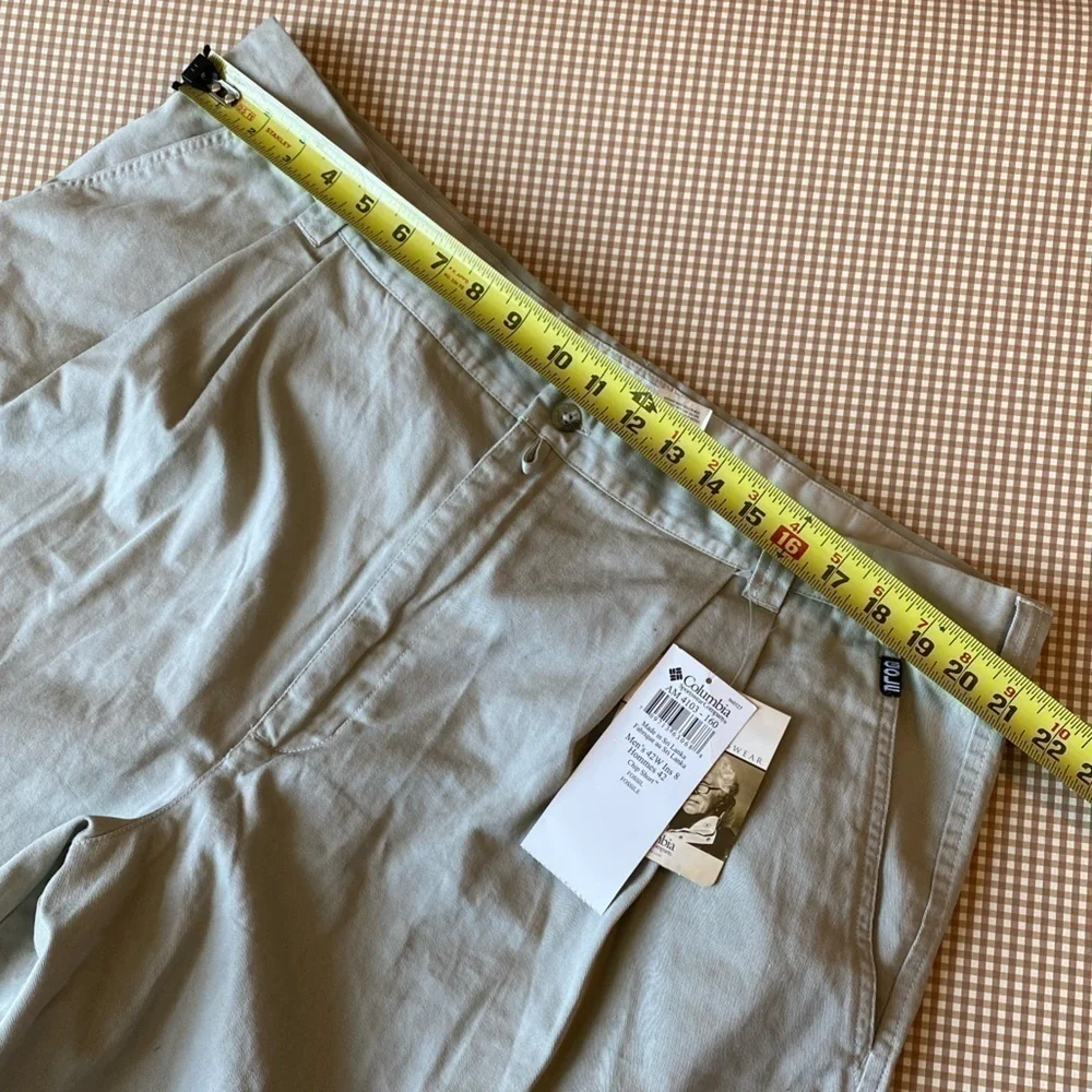 Columbia mens retro 2002 Golf shorts. Size‎ 42. NWT